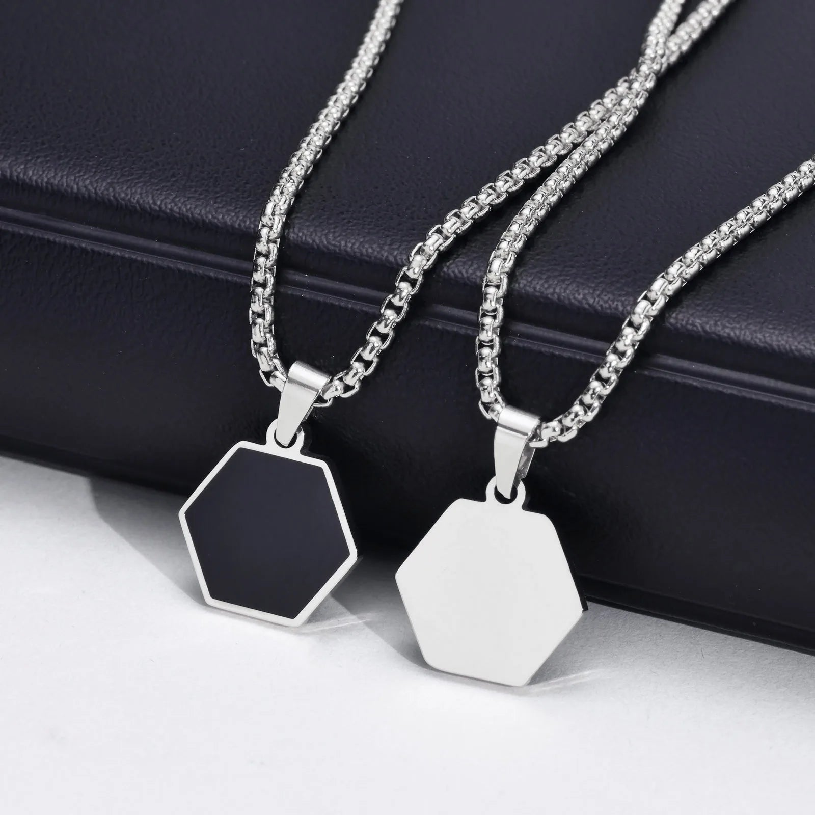 Simple Hexagon Necklaces for Men Boys,Waterproof Stainless Steel Geometric Pendant Collar, Black collar de hombres Jewelry